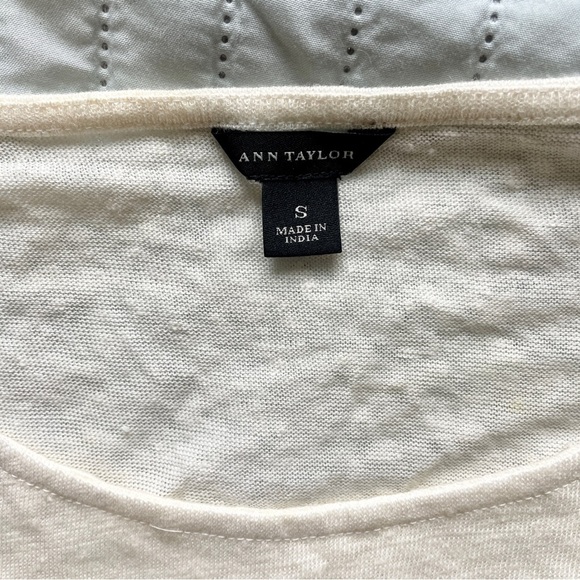 Ann Taylor Sleeveless Tank Top with Flower Accents- S - Picture 8 of 9